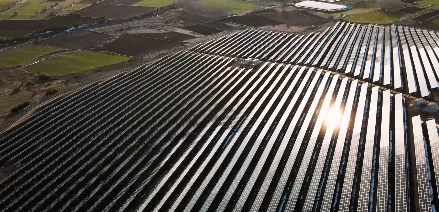 Usina fotovoltaica vista do alto
